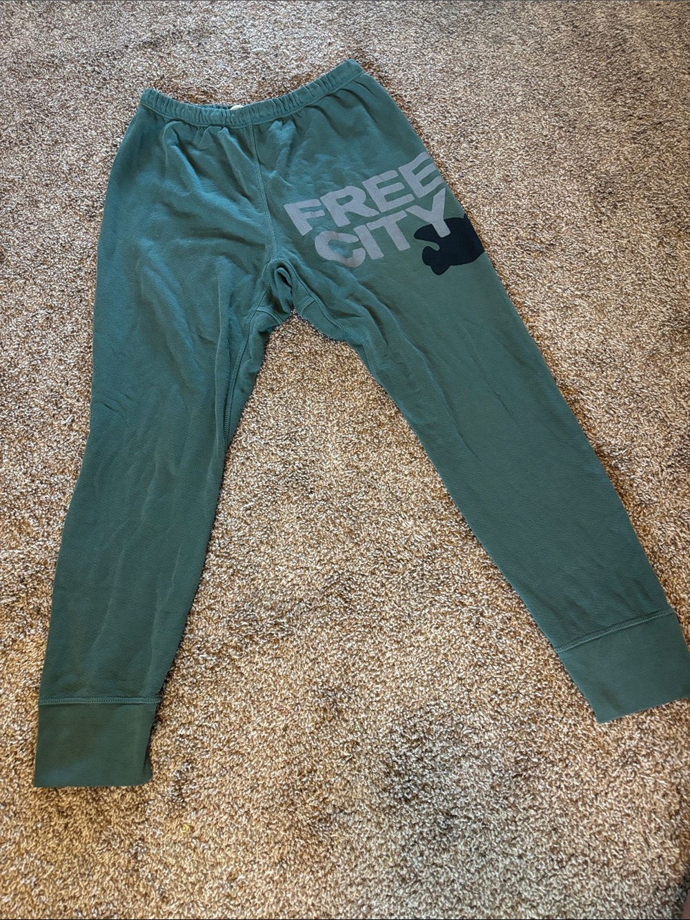 freecity Green Jogger Pants with gray black Logo